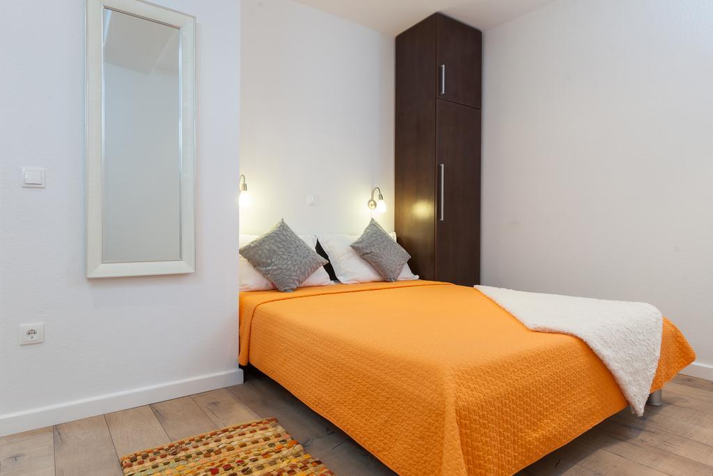 Apartment Vila Volicija Makarska Exterior photo