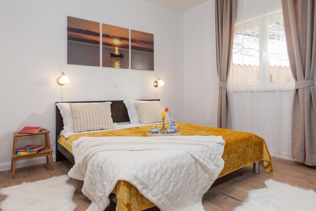 Apartment Vila Volicija Makarska Exterior photo